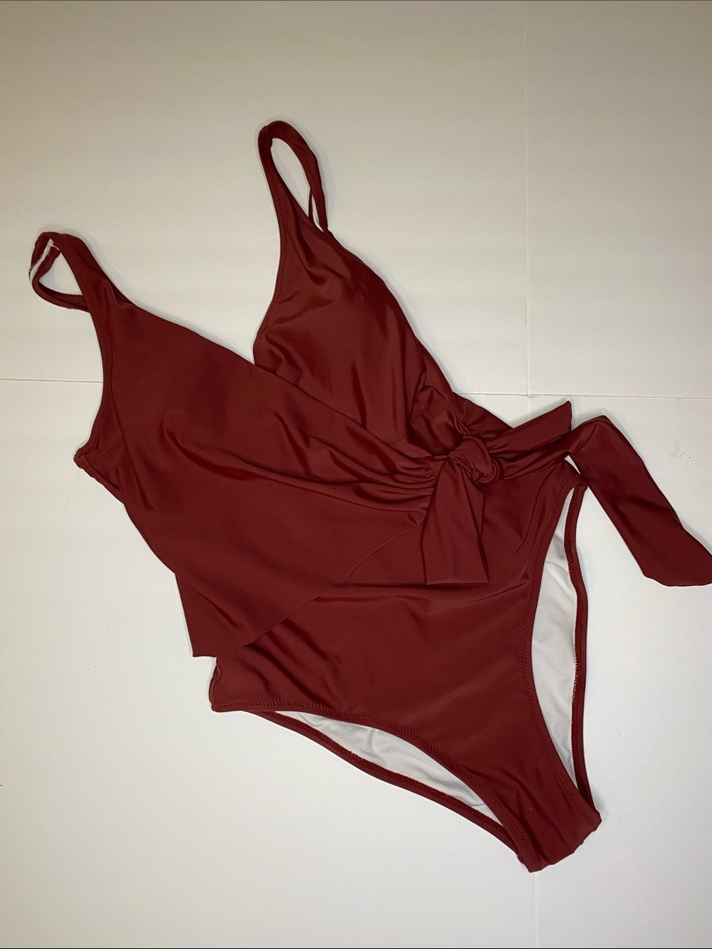 Cupshe Elegant Dance Solid One-piece Swimsuit SMALL